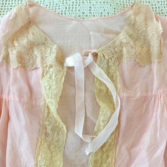 Beautiful Pink Vintage Bed Jacket - Picture 1 of 6